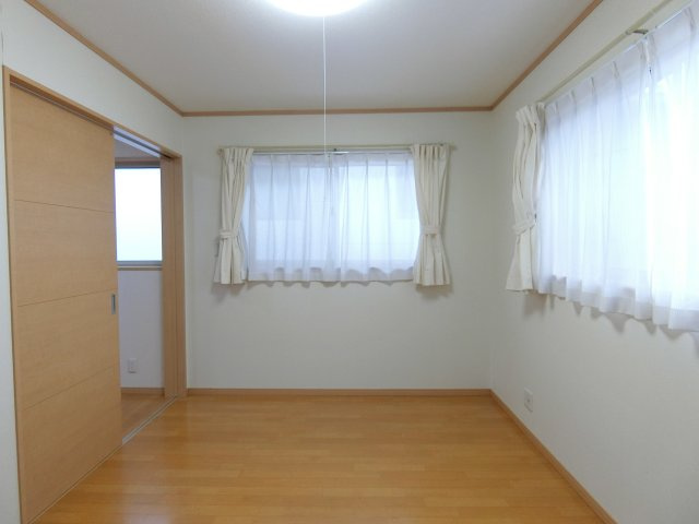 皆生温泉2丁目戸建の洋室