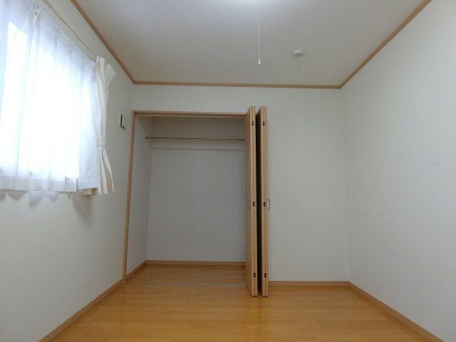 皆生温泉2丁目戸建の洋室