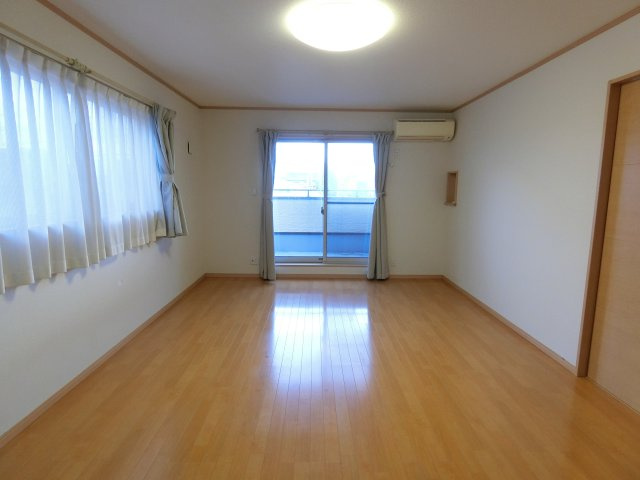 皆生温泉2丁目戸建の洋室