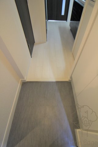 セオリー大阪アーバンレストの玄関