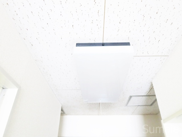 芝ハイツの設備|玄関側に照明付いております！