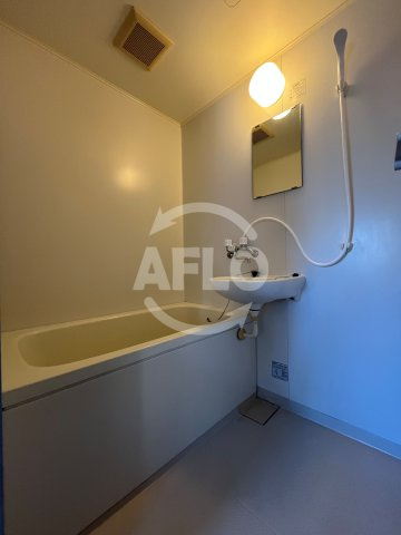 ビルシャナの浴室|ビルシャナ　浴室