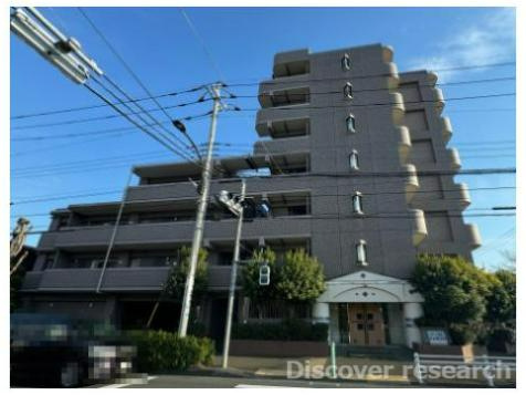 コーラル京王堀之内の外観|【外観】
野猿街道沿いに佇むマンションです。