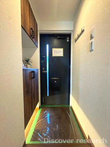 コーラル京王堀之内の玄関|【玄関】
間接照明やダウンライトを採用していてオシャレな玄関になっています。