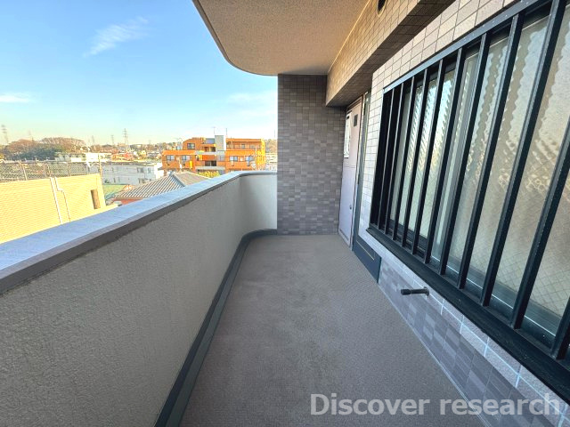 コーラル京王堀之内の玄関|【玄関ポーチ】
広々した玄関ポーチです。
荷物などを置いておけそうです。