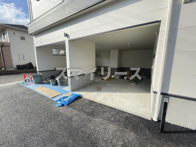 エクセルメゾン南流山の駐車場