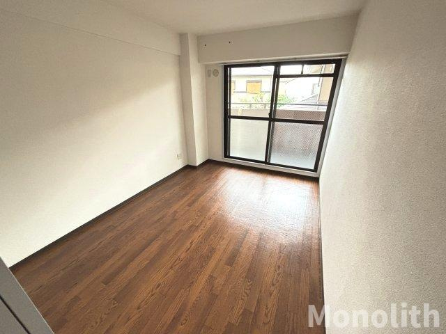 グランドール岸和田の洋室