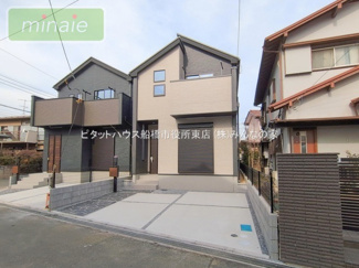 【前面道路含む現地写真】 | リネン庫　WIC×2　パントリー 水廻り集中型　三山5　2号棟 | 現地（2025.11.07撮影）