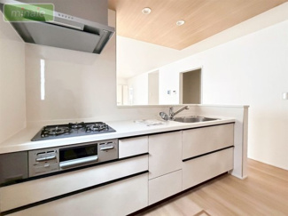 【キッチン】 | リネン庫　WIC×2　パントリー 水廻り集中型　三山5　2号棟 | 施工例