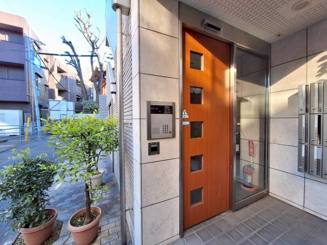 ソレイユ千寿のエントランス|★オートロック付きエントランス★