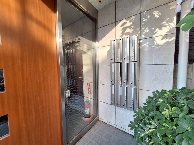 ソレイユ千寿のロビー|★オートロック付きエントランス★