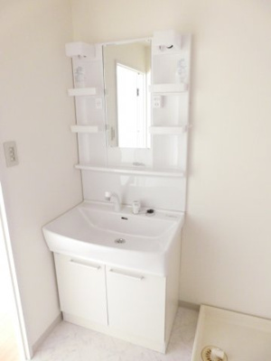 【独立洗面台】 | センチュリー北本 | ※同タイプの別の部屋の写真です。