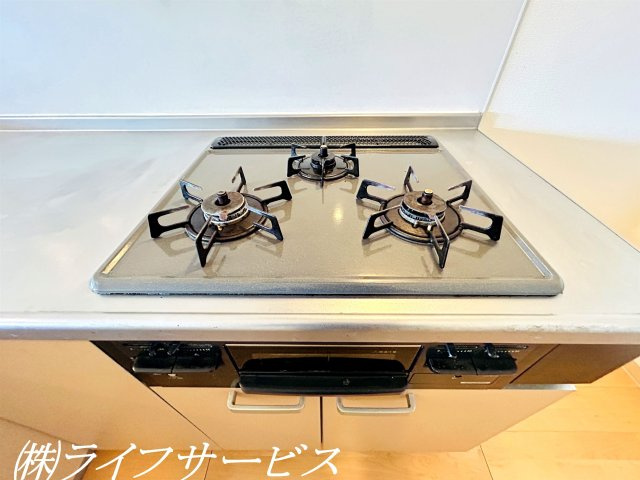 【キッチン】 | ファミールハイツ北大阪５号棟 | キッチン３口ガスコンロ