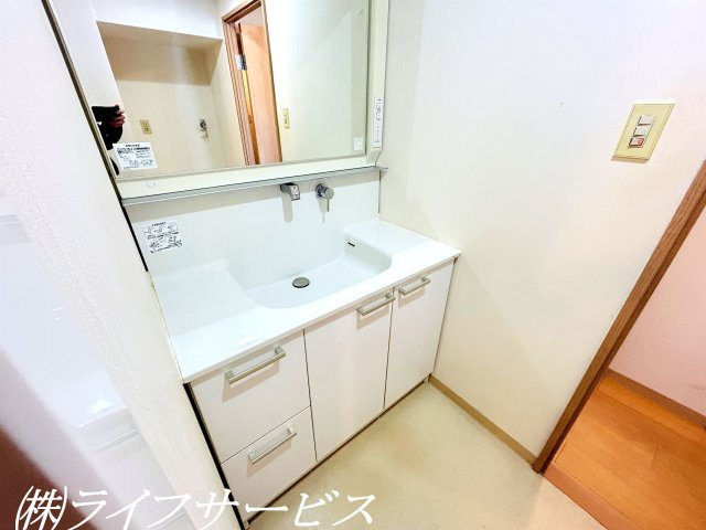 【洗面所】 | ファミールハイツ北大阪５号棟 | シャワー付洗面化粧台