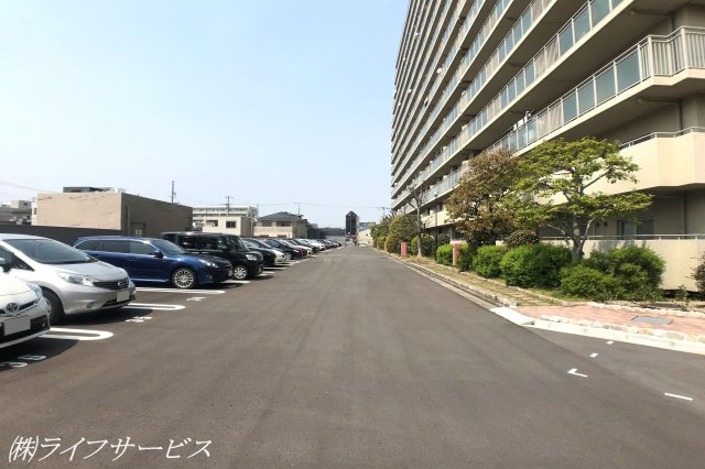 【駐車場】 | ファミールハイツ北大阪５号棟 | 敷地内駐車場