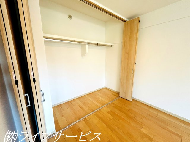 【収納】 | ファミールハイツ北大阪５号棟 | リビングルームにクローゼット有