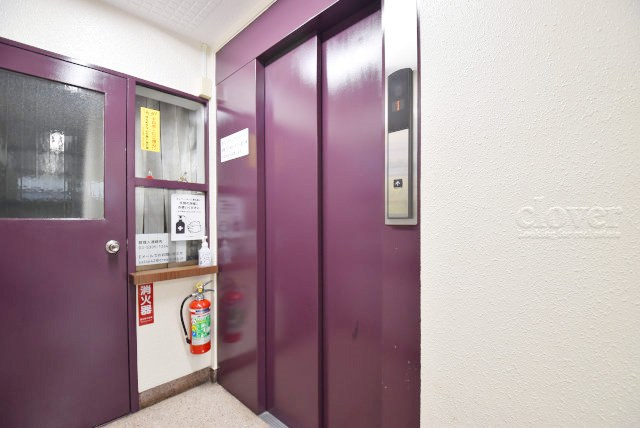 【設備】 | 方南町サーラ442 | 無いと困ってしまう設備の筆頭がエレベーター。定期的なメンテナンスが必要な大型機械です。よく整備されていることをご確認ください。～即日のご見学可能～　お問合せはお気軽にどうぞ。