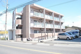 久留米市津福本町の賃貸マンションの外観