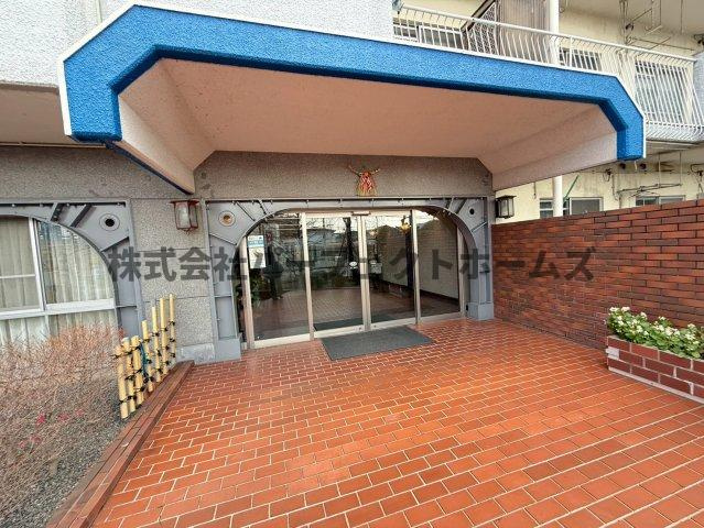 山科ハイツのエントランス|落ち着いたエントランスです