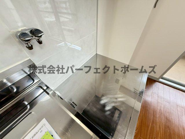 山科ハイツのキッチン|コンパクトなキッチンで掃除もラクラク