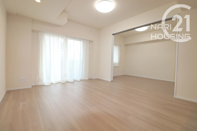 【ダイニング】 | ランドシティ立川多摩川テラスガーデンコート | リビング横洋室と繋がて約19帖あります