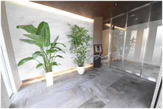 【エントランス】 | オートロック付き ！