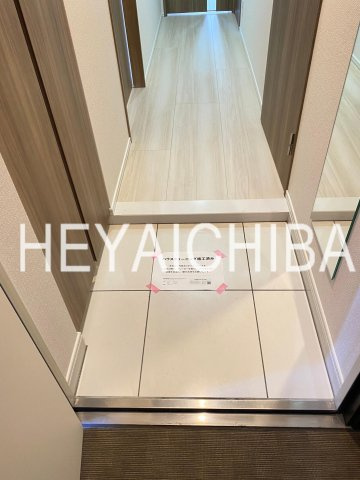 MAXIV西日暮里アレグリアコートの玄関