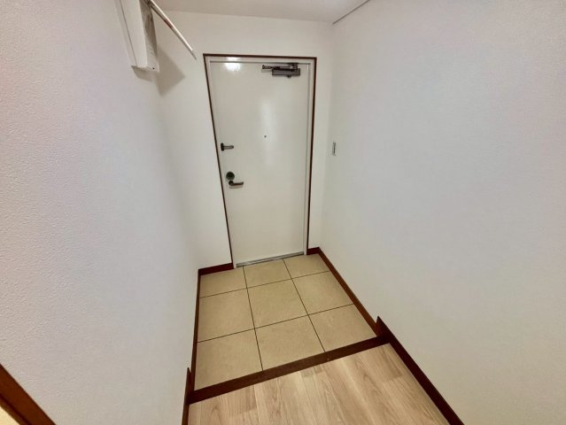 高楽ハイツの玄関