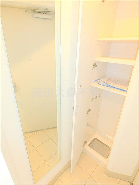 アイルカナーレ品川南の収納|嬉しい姿見鏡と玄関収納