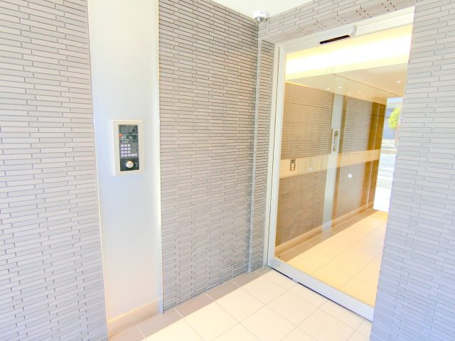 アイルカナーレ品川南のエントランス|防犯カメラTVモニター付オートロック宅配BOXメールBOX管理人室　エントランス