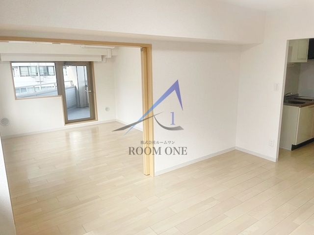 コンフォート東新宿の居間・リビング|洋室のお部屋です。