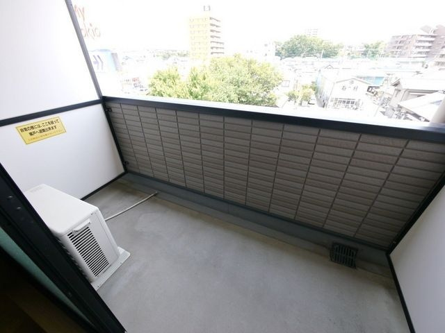 アンプルール フェール グランデールのバルコニー