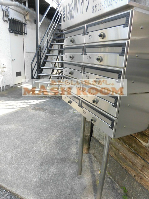 杉並区成田東１丁目のアパートのエントランス