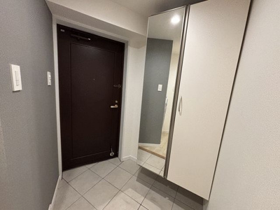 【玄関】 | エバーグリーンパレス新宿 | シンプルで使いやすい玄関です