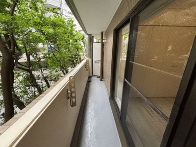 【バルコニー】 | エバーグリーンパレス新宿 | バルコニー付きです