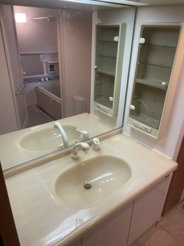 リーガル神戸中山手通りの独立洗面台