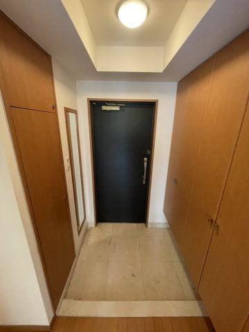 リーガル神戸中山手通りの玄関