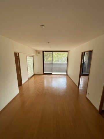 リーガル神戸中山手通りの居間・リビング