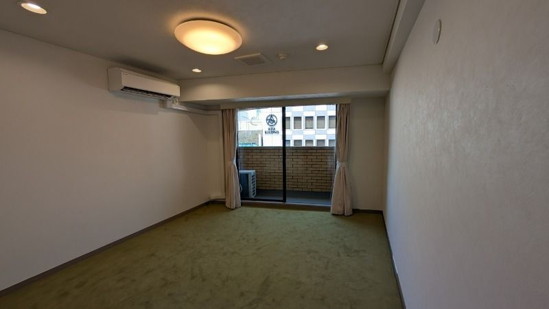 ダイネス壱番館渋谷の居間・リビング|■エアコン■24時間換気システム■ダウンライト