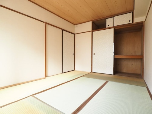 和室の中にある収納です