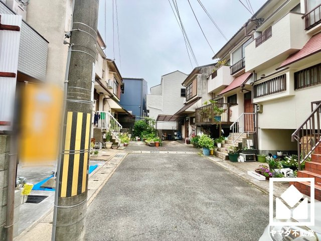 伏見区向島二ノ丸町の前面道路含む現地写真