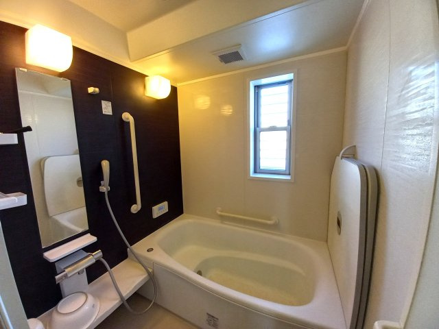 壬生町安塚中古戸建の浴室|ユニットバスです