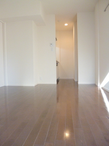 Liliumの居間・リビング|★キレイなフローリングのお部屋です★