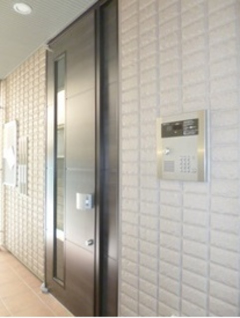 Liliumのセキュリティ|★オートロック付きのエントランス★