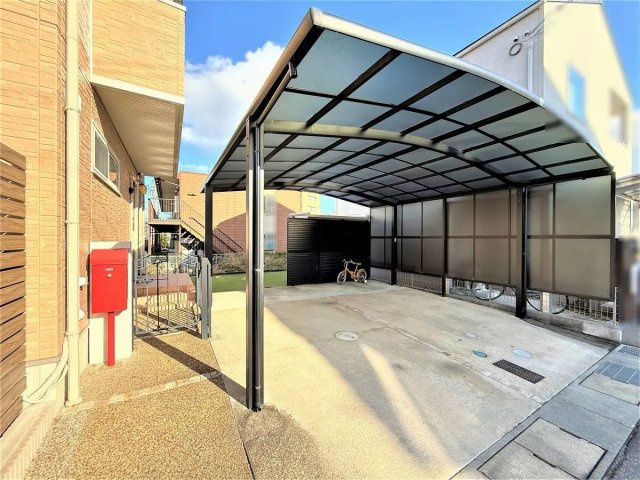 近江八幡市白鳥町　中古戸建の駐車場