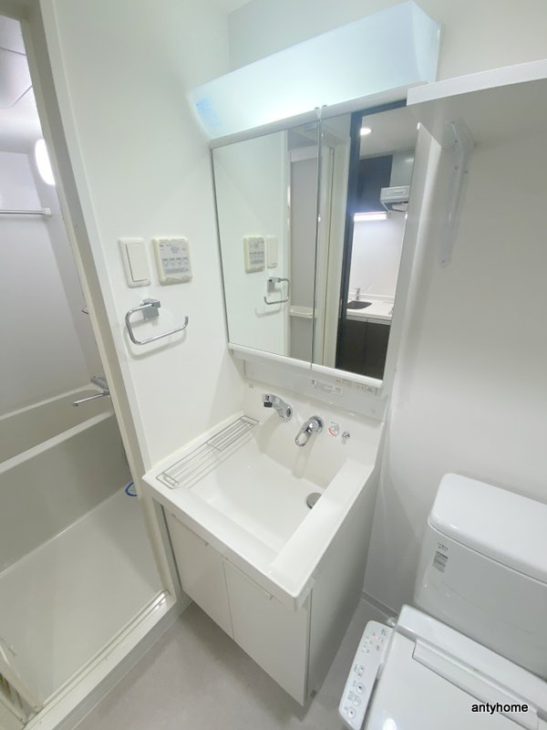 アーデンタワー本町イースト　仲介手数料無料の洗面所