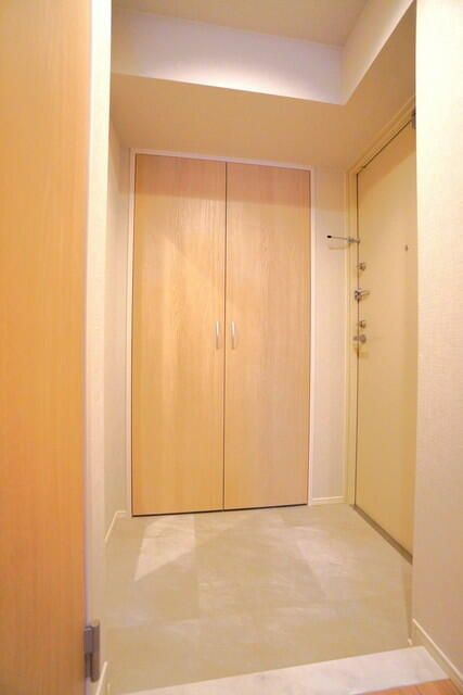 ロイジェント駒込六義園の玄関