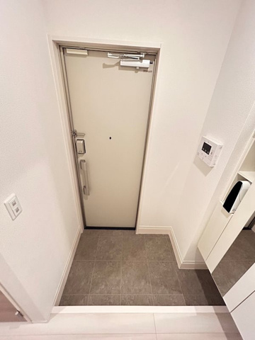 D-room旗塚の玄関