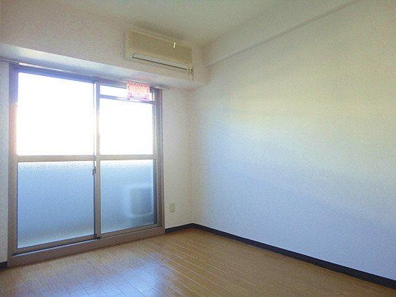 ワコーレ新神戸ステージの洋室