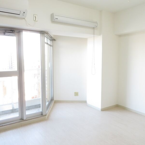 ドミール寺尾の居間・リビング